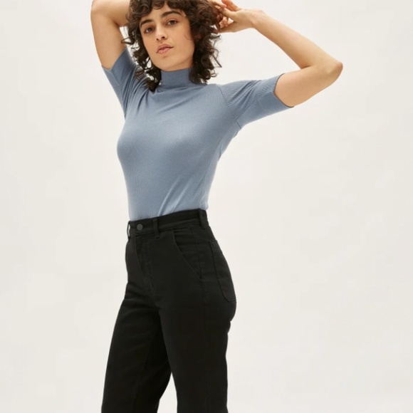 BUNDLE OF TWO EVERLANE STRAIGHT LEG CROP PANTS - Picture 2 of 4